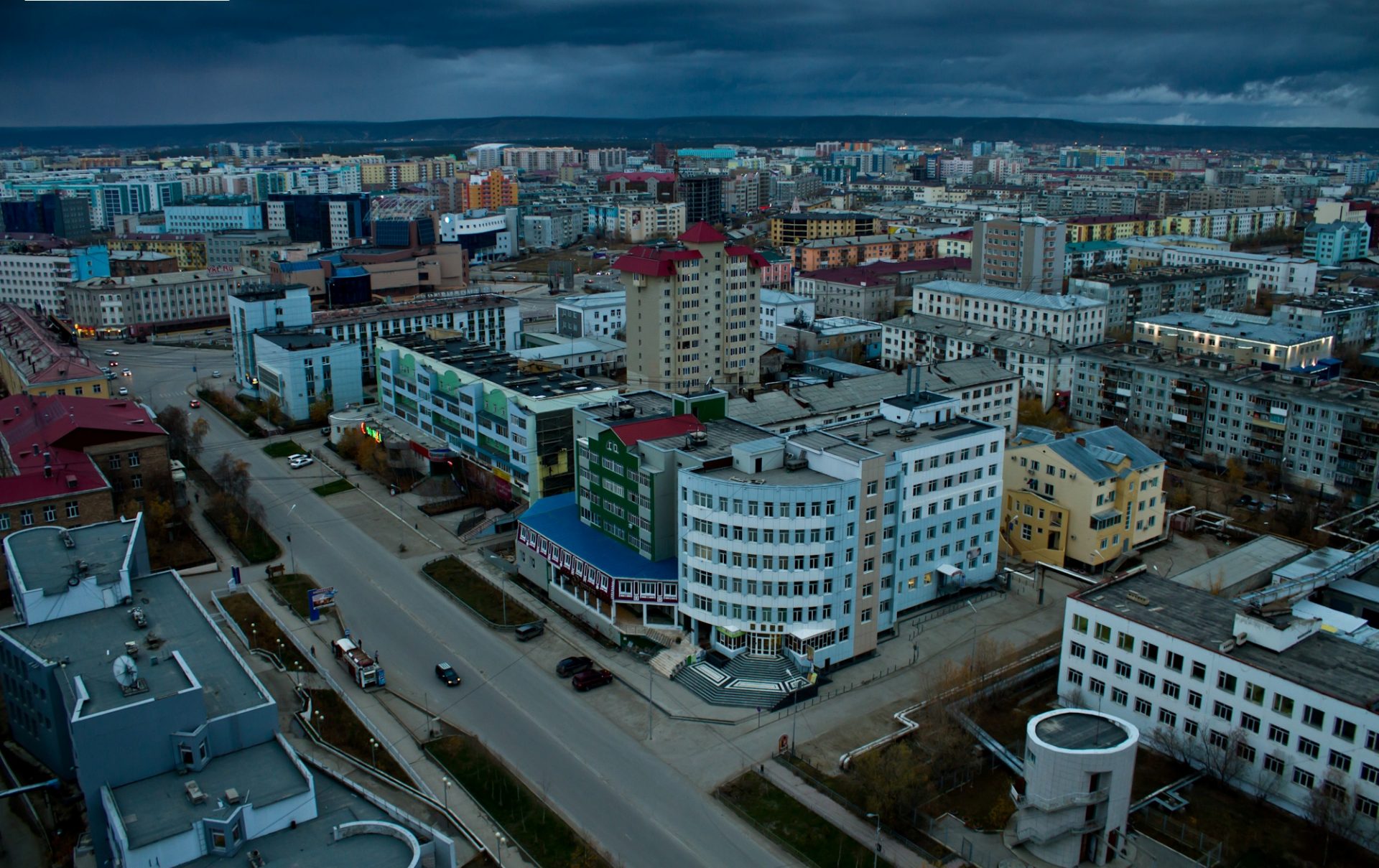 Протяженность якутска. Город Якутск Республика Саха Якутия. Якутск столица Республики Саха. Современный Якутск. Центр Республики Саха.