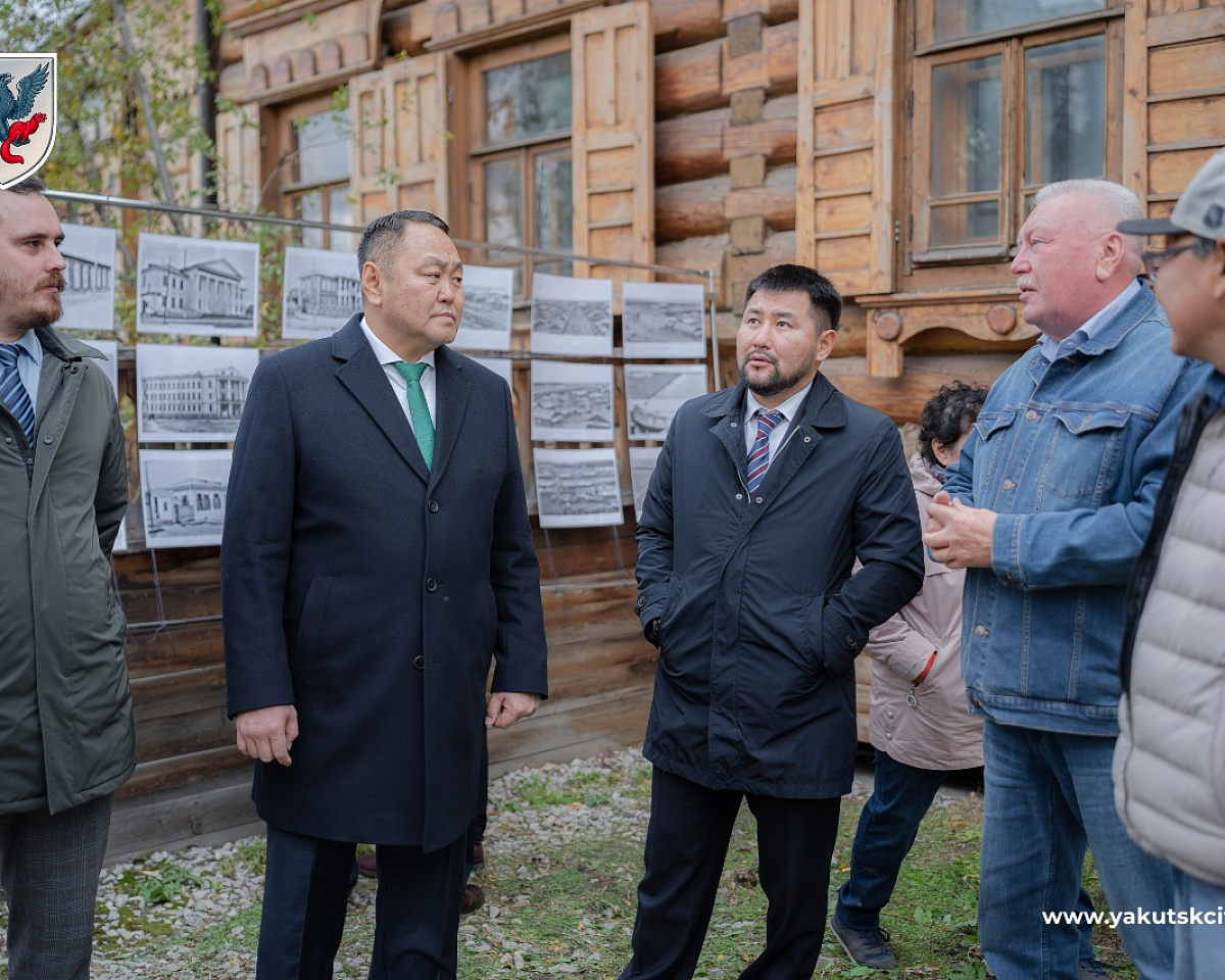 Евгений Григорьев посетил праздничные площадки Якутска