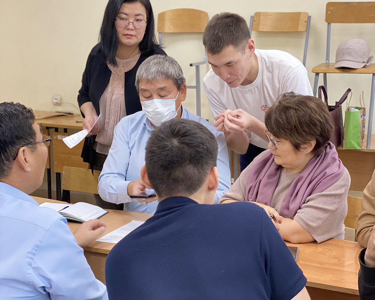 Будет проходить обучение. Специалисты.