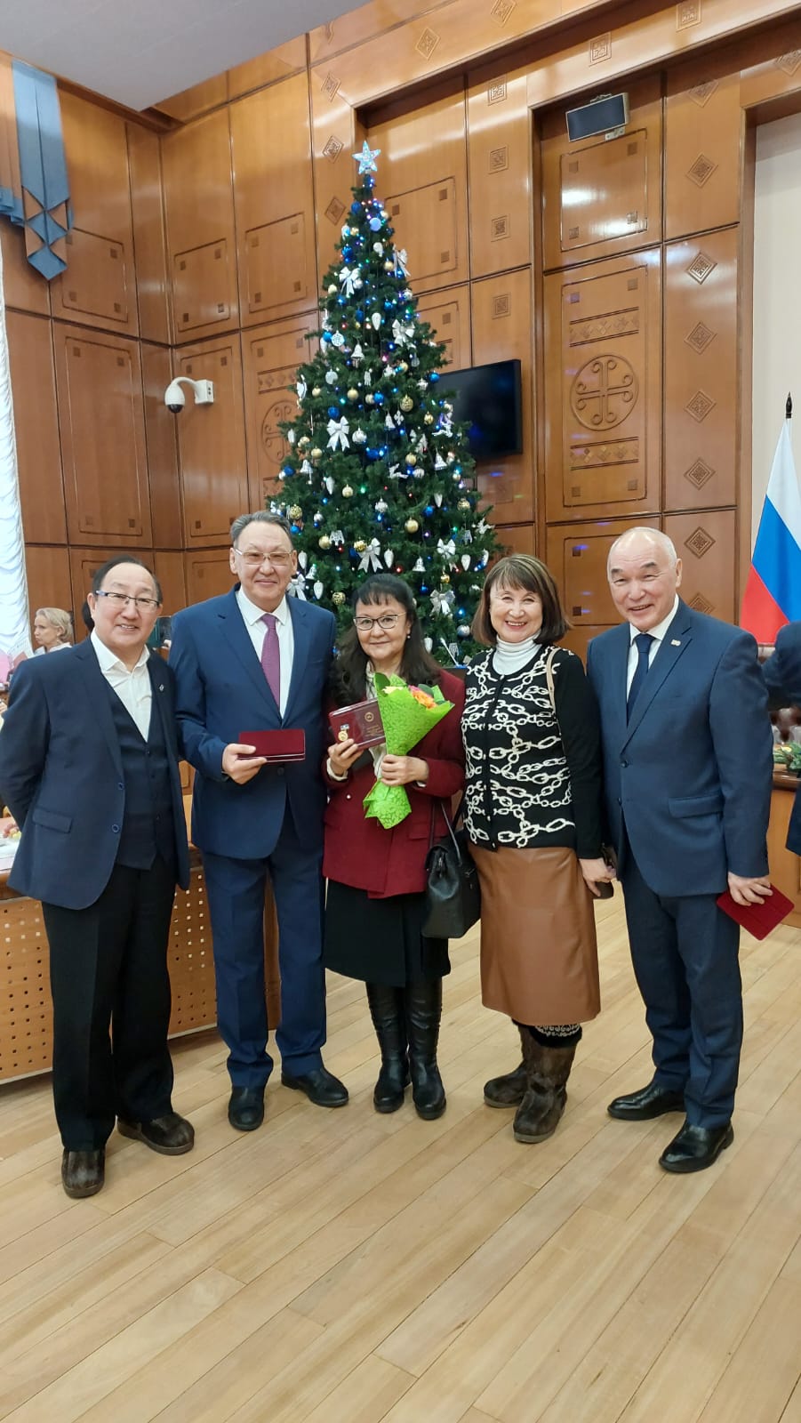 Главный дирижер принимает поздравления