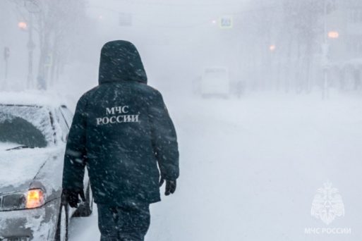 Штормовое предупреждение в Якутске: аномальный холод! Без необходимости лучше не выходить на улицу