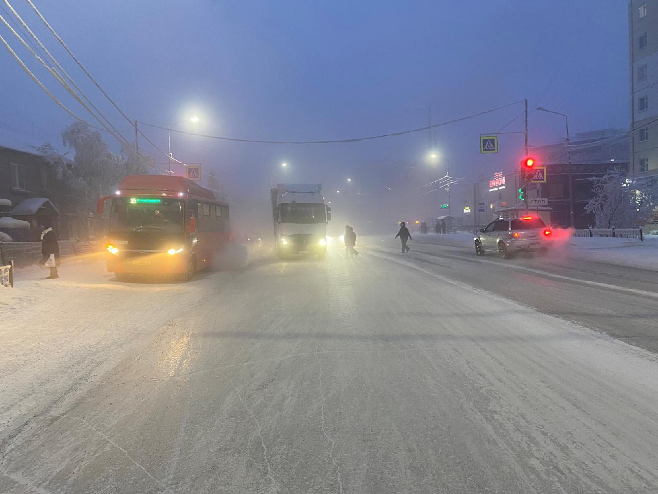 Водитель сбил девушку на пешеходном переходе | 18.01.2023 | Якутск -  БезФормата