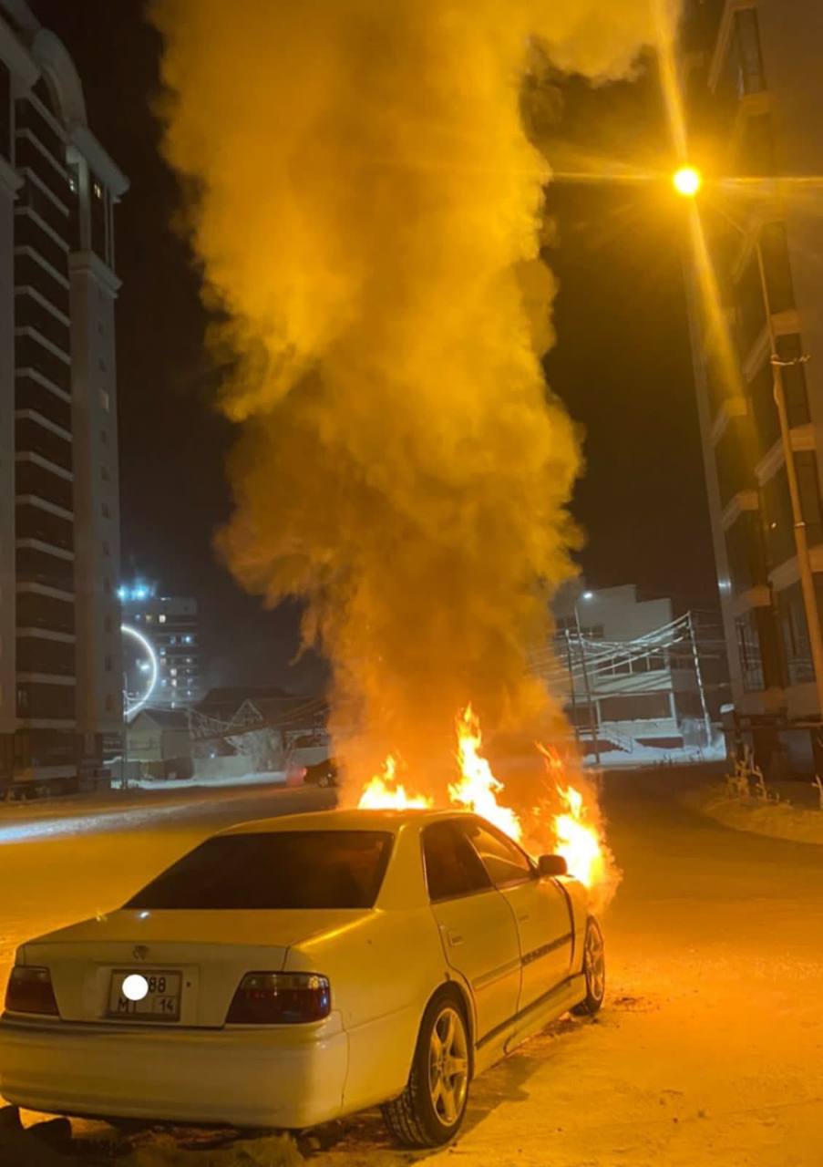 Фотофакт: На улице Рыдзинского загорелся автомобиль