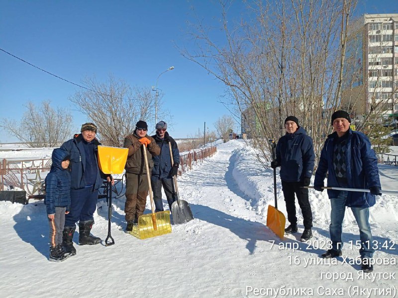 Жкх губинский якутск. Снегопад фото. Борьба со снегом. Губинский округ Якутск.