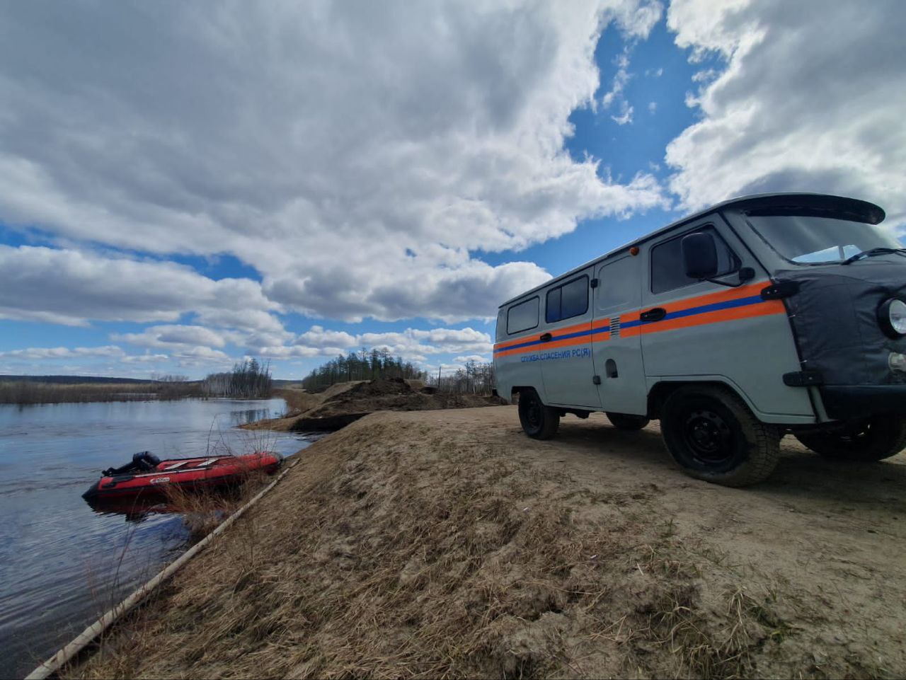 В Якутии еще закрыты три региональные дороги из-за высокого уровня воды