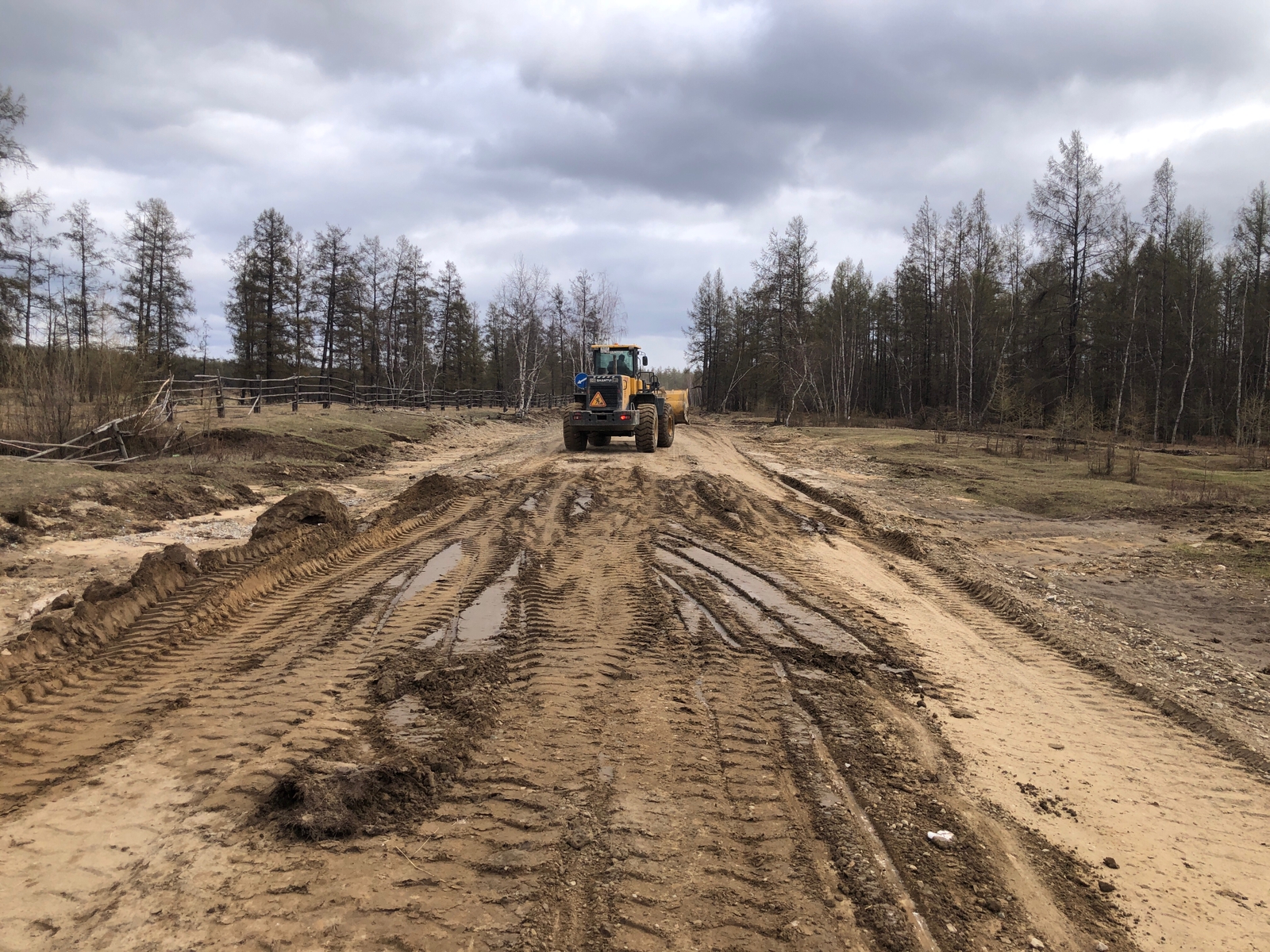 Паводковая ситуация наблюдается на трех автомобильных дорогах