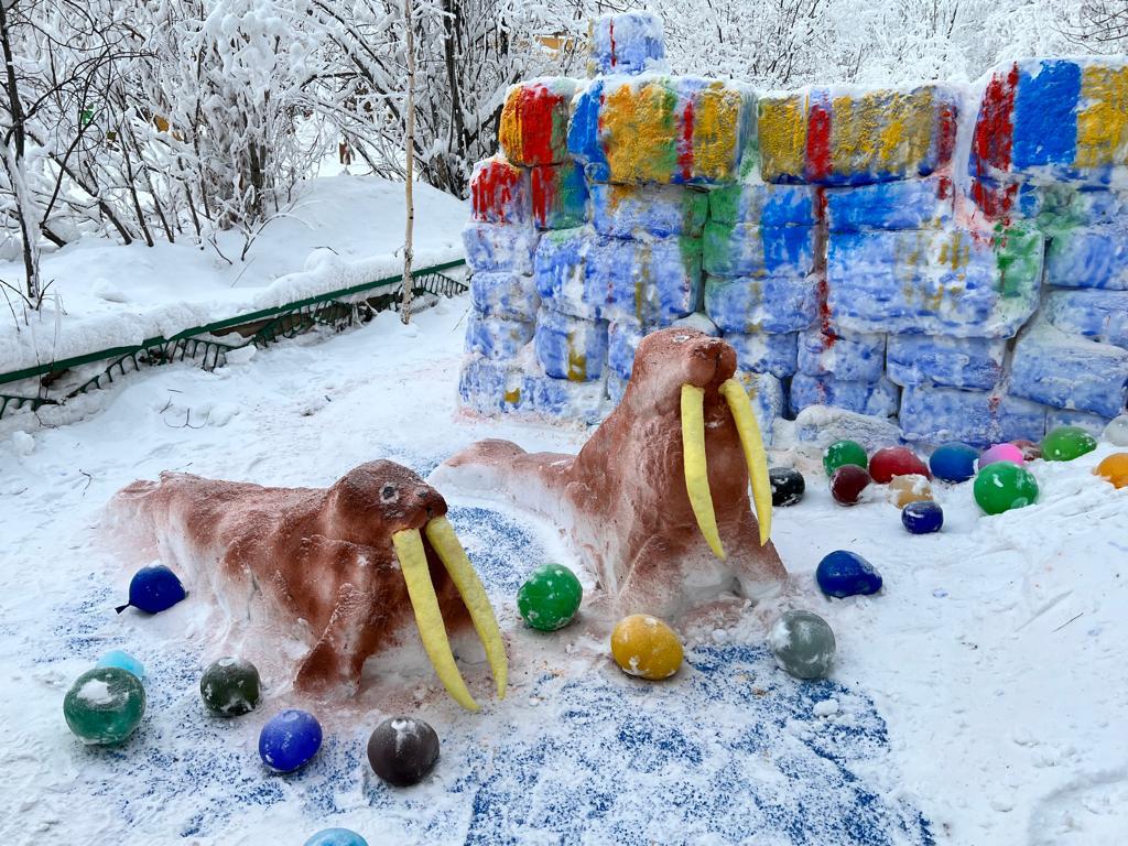 Зимний двор | Снять домик в лесу на базе отдыха. Аренда дома с камином - фото