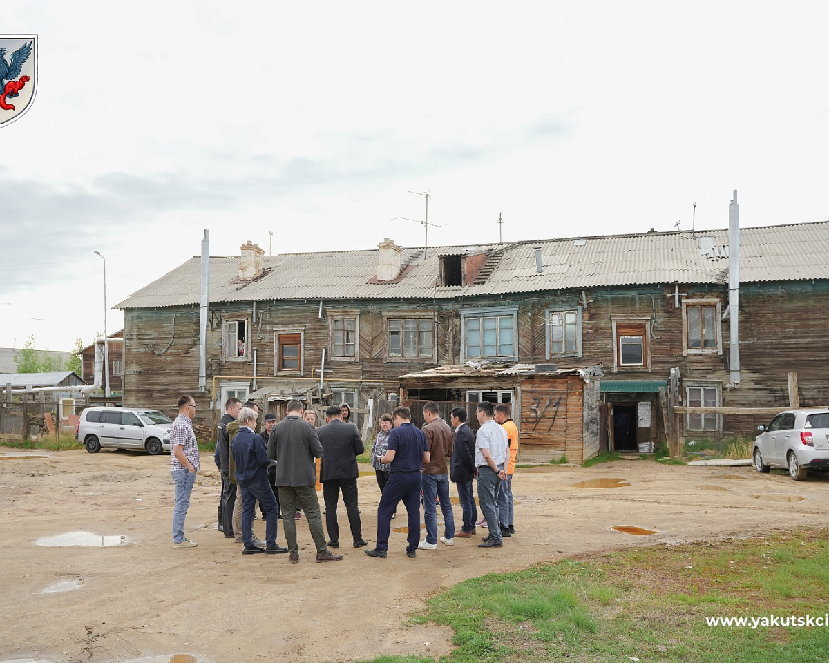 Мэр Якутска продолжает встречи с жителями Строительного округа | 10.06.2023  | Якутск - БезФормата