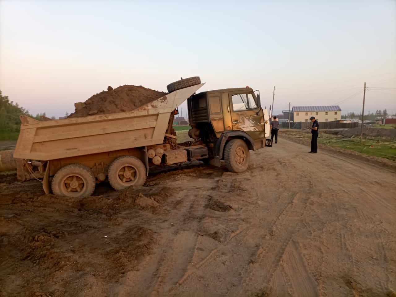 Водитель КамАЗа не убедился в безопасности маневра и совершил наезд на  подростка | 02.07.2023 | Якутск - БезФормата