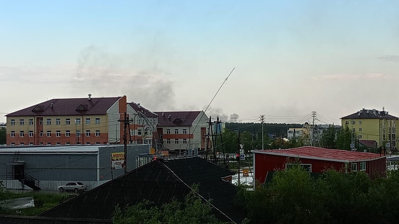 Молния трижды ударила в один дом в Покровске | 23.07.2023 | Якутск -  БезФормата