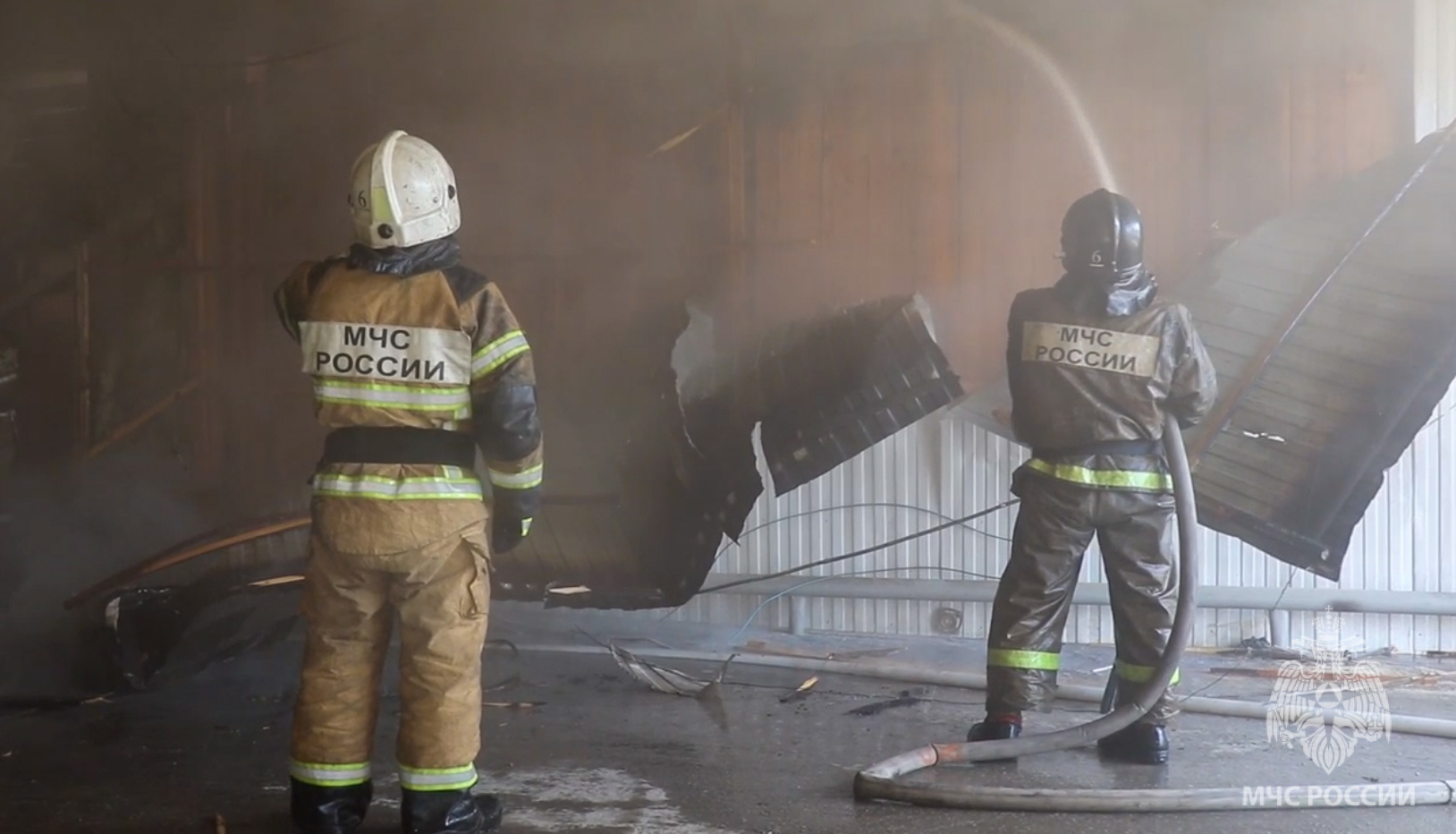 Большой пожар в магазине «Баракат» на ул. Чернышевского Якутска |  26.07.2023 | Якутск - БезФормата