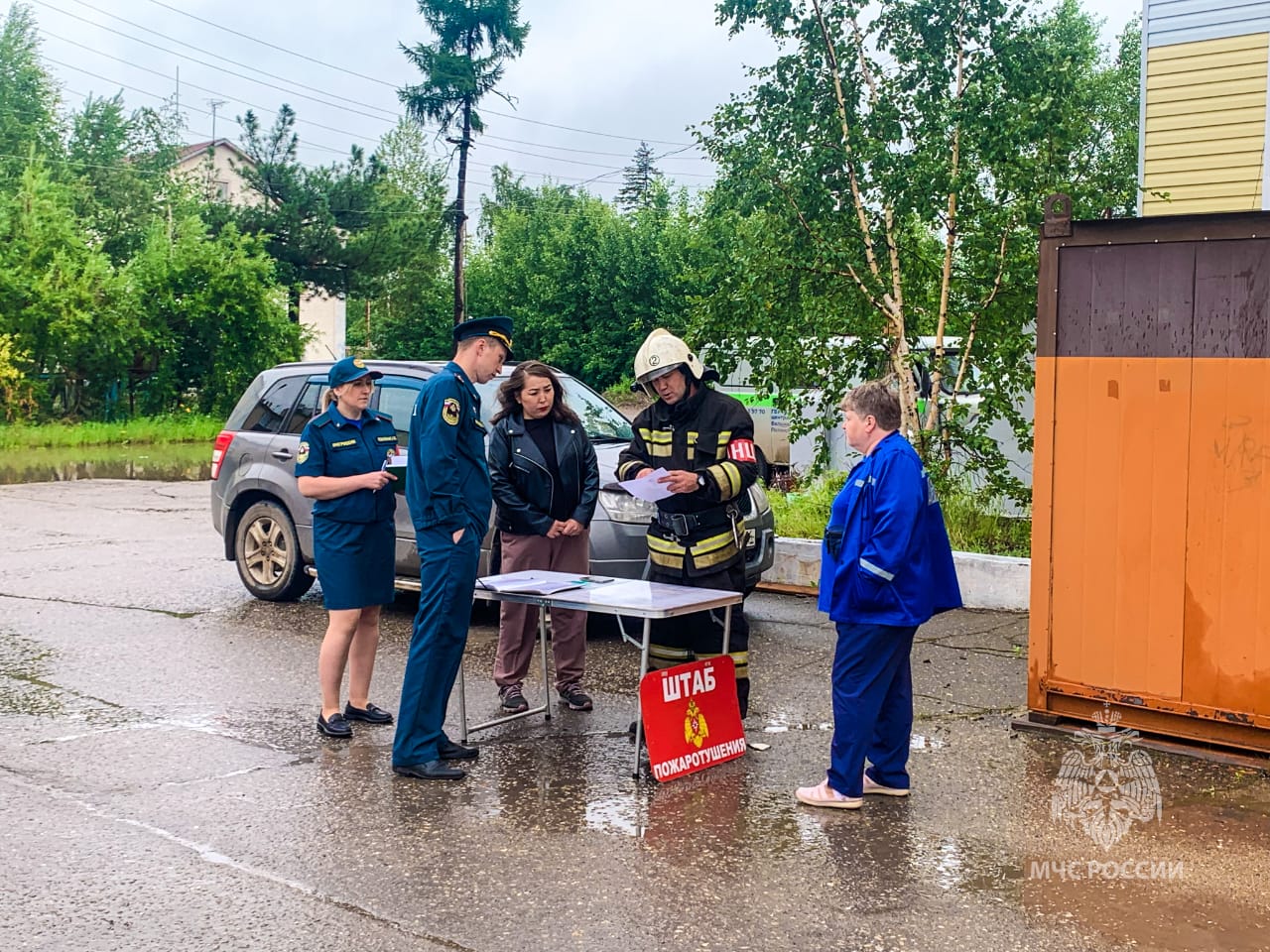 В Ленской больнице пожарные провели учения