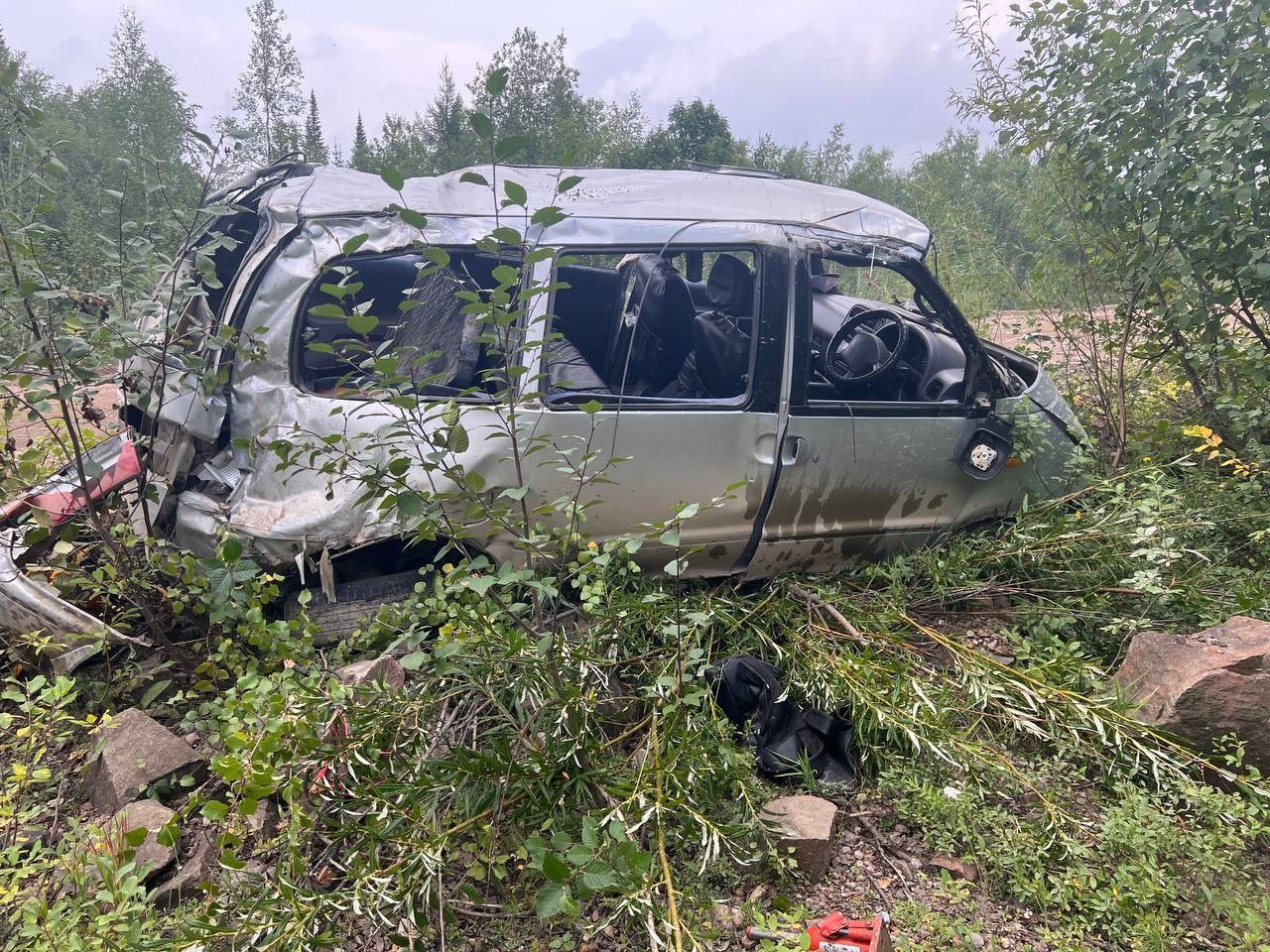 Машина всмятку: Страшная авария отняла жизни у двух человек