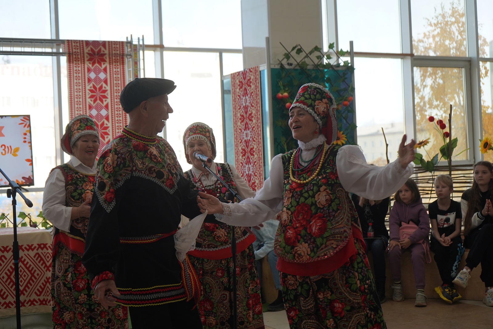 Дом дружбы народов имени А.Е. Кулаковского провел Осенины | 24.09.2023 |  Якутск - БезФормата