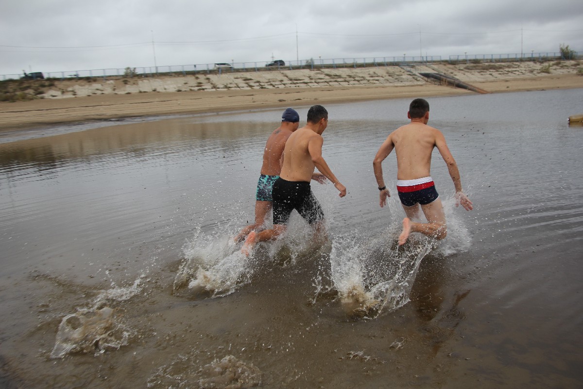 Саха вода