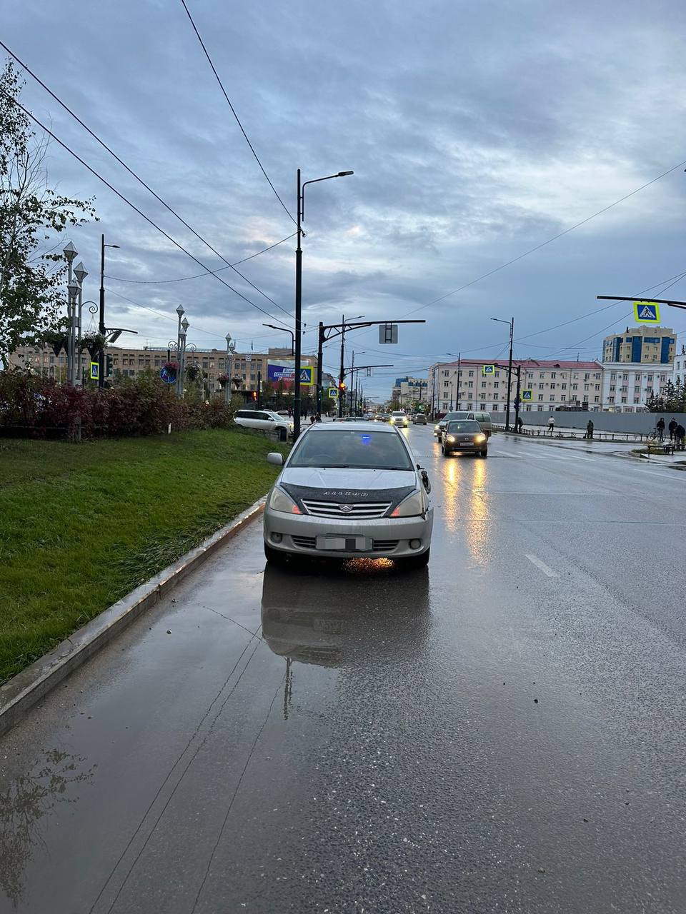 Задумался и смотрел под ноги - в результате госпитализирован в медучреждение