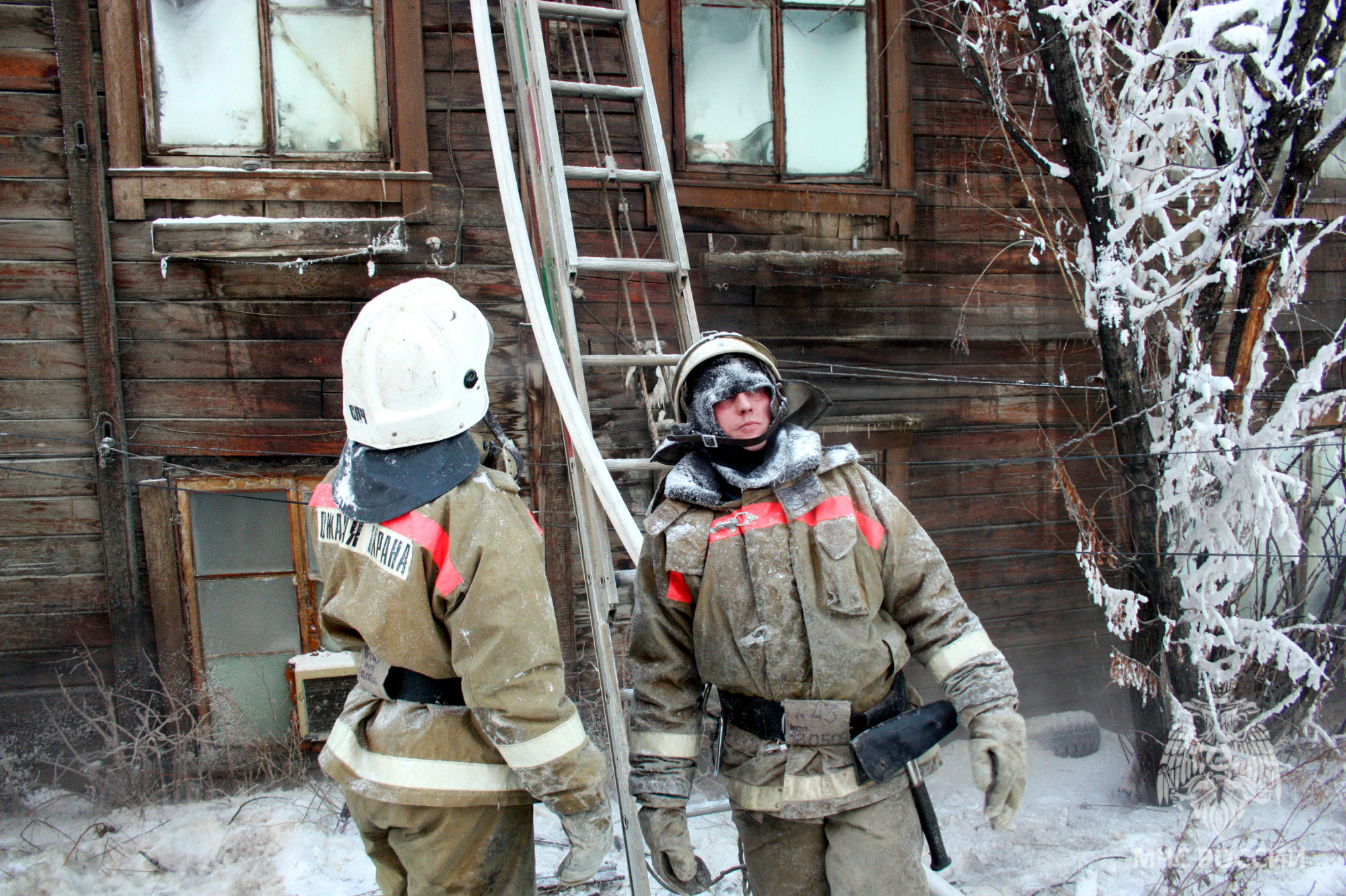 В Якутии при пожаре эвакуировано 11 человек