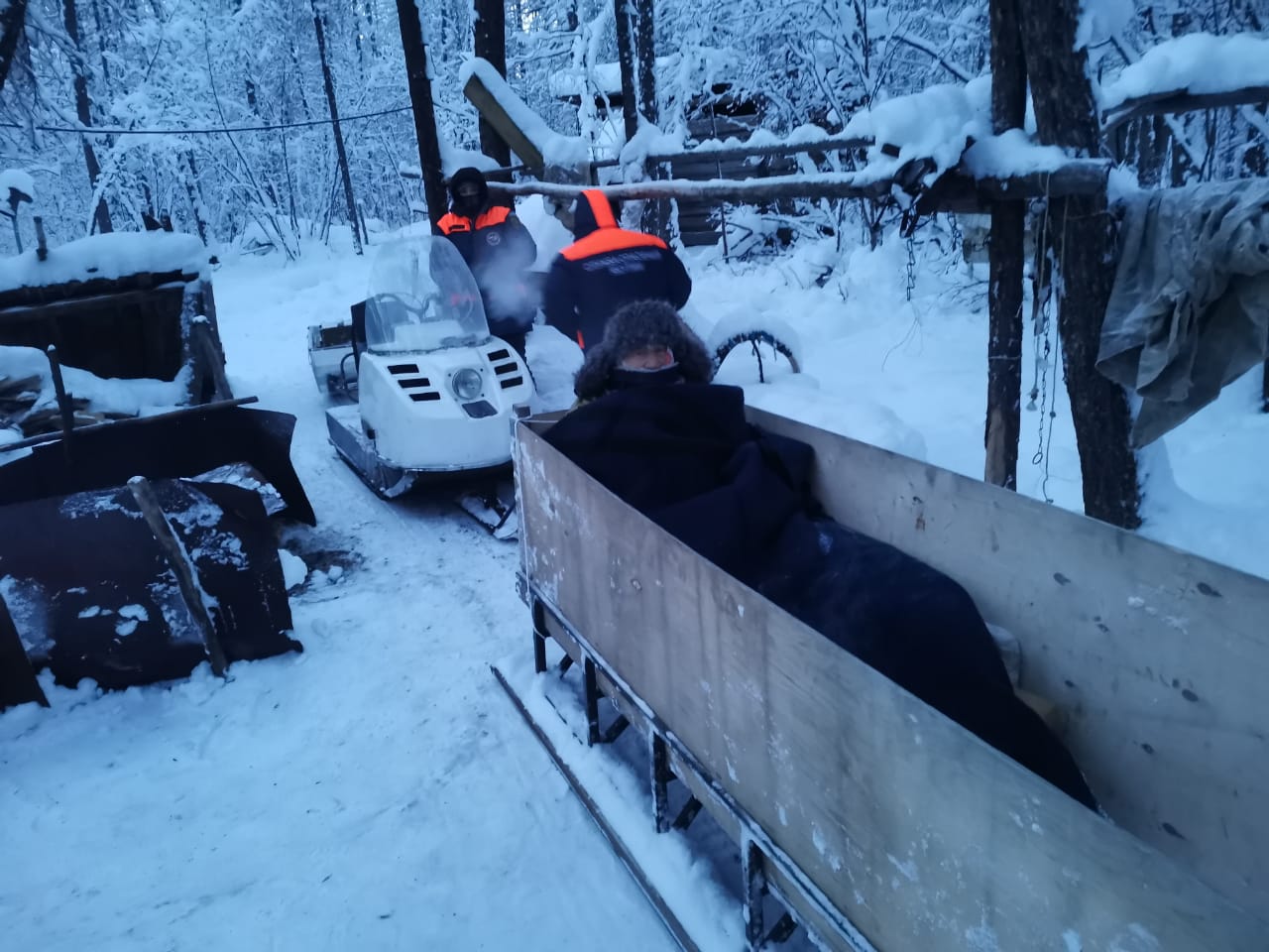 Опытный рыбак сам попал в сети природной стихии | 01.12.2023 | Якутск -  БезФормата