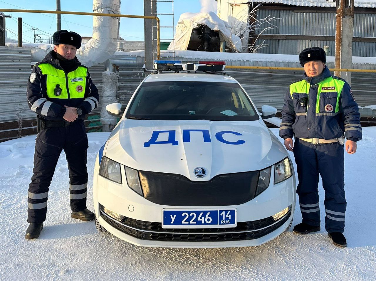 Инспекторы ДПС Якутска заслужили благодарность автоледи