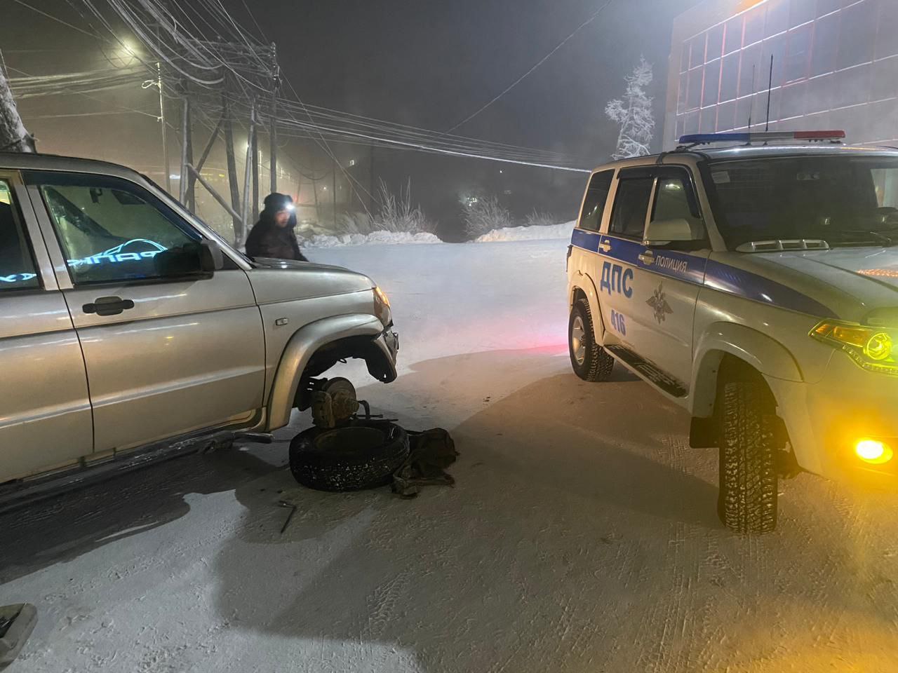 Автомобиль пожилой пары сломался по дороге, но появились инспекторы ДПС и...