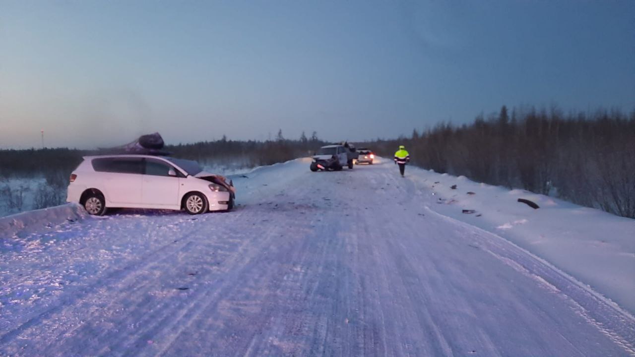 При обгоне врезался в автомобиль: Пострадали шесть человек