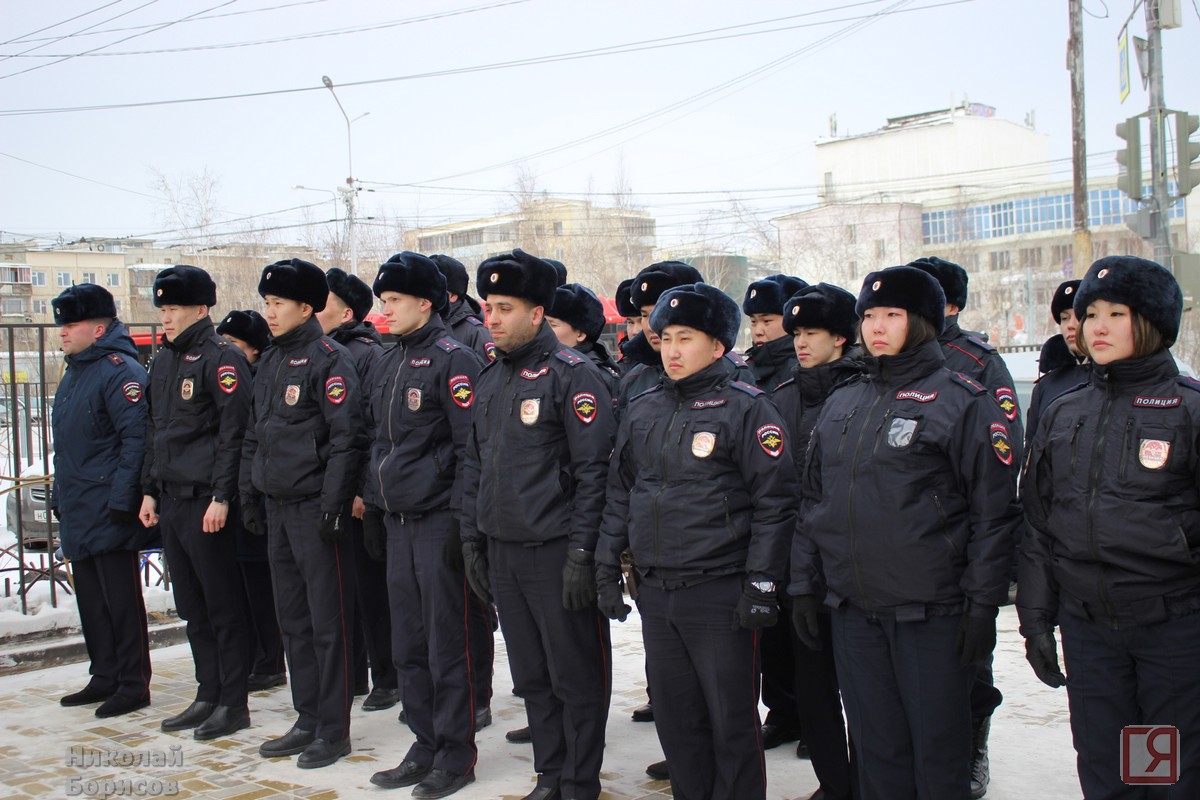 Символ правопорядка: В Якутске появился памятник участковому