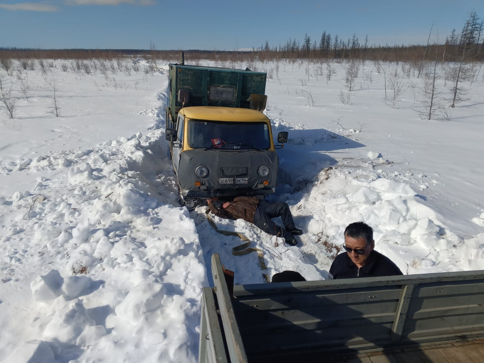 Рыбаки попали в снежную пургу