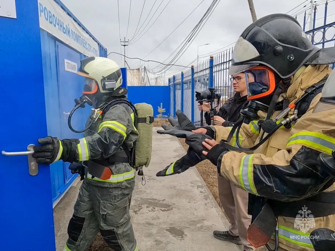 Блогеры побывали в гостях у огнеборцев