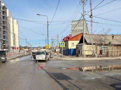 В Якутске Тойота врезалась в столб — пострадал 6-летний пассажир