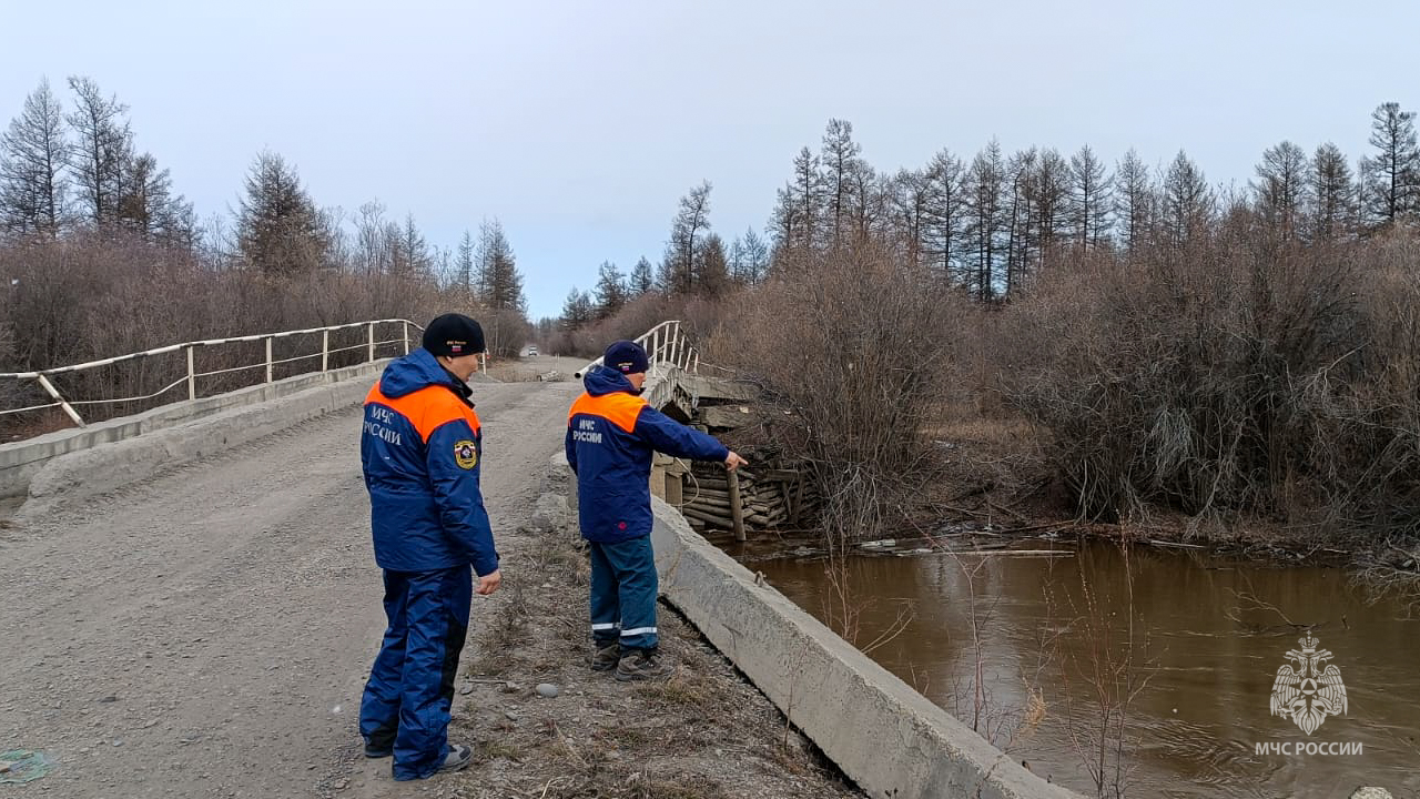 У Якутска наблюдается густой ледоход