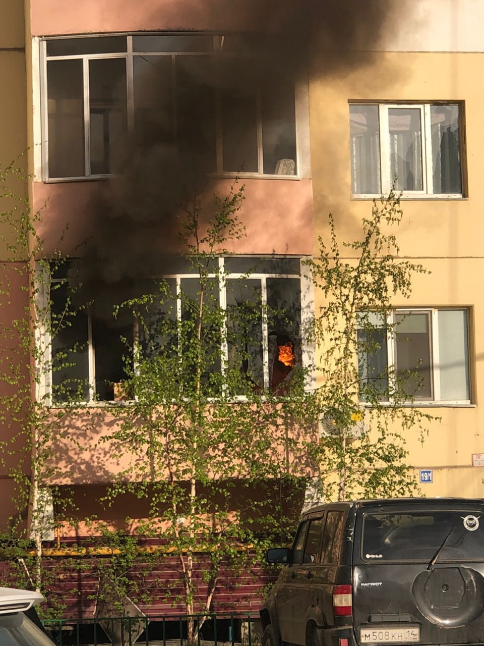 Фото и видео: Пожар в квартире в центре Якутска | 28.05.2024 | Якутск -  БезФормата