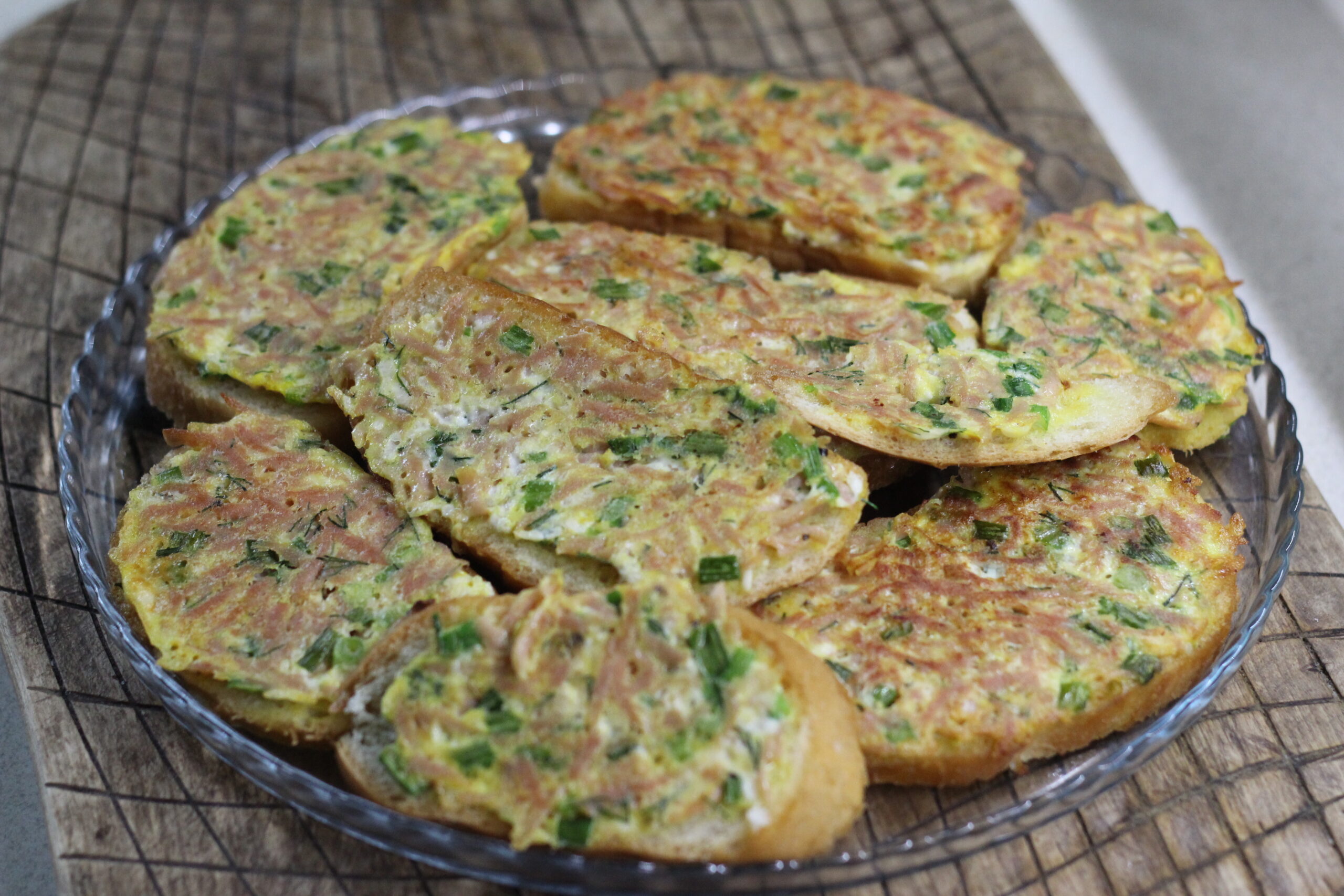 Божественные бутерброды с колбасой - быстро и вкусно