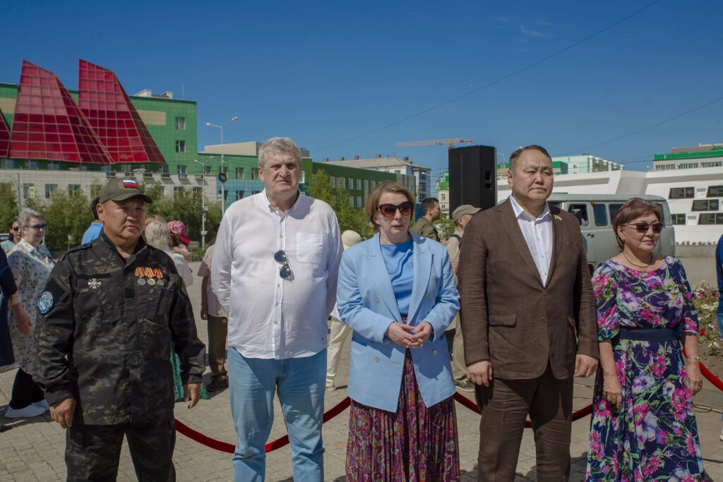 Депутаты Гордумы приняли участие в церемонии возложения цветов