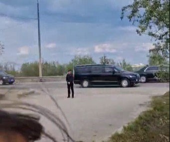 Видеофакт: Якутяне снимали проезд президентского кортежа — дети были в восторге