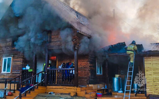 Пожар в доме на Сергеляхе — пострадал мужчина