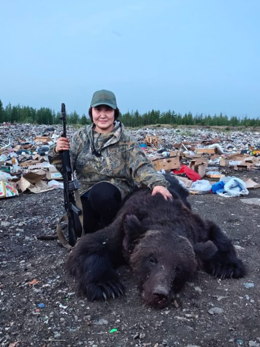 Фотофакт: Якутяне ходят выбрасывать мусор отбиваясь от медведей