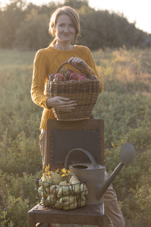 happy girl holds  basket  with juicy apples in the garden. aesthetics of rural life
Ламмас 1 августа