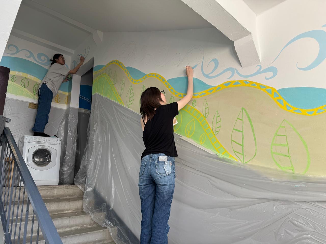 Создаем красоту вокруг себя: история преображения подъезда в Якутске