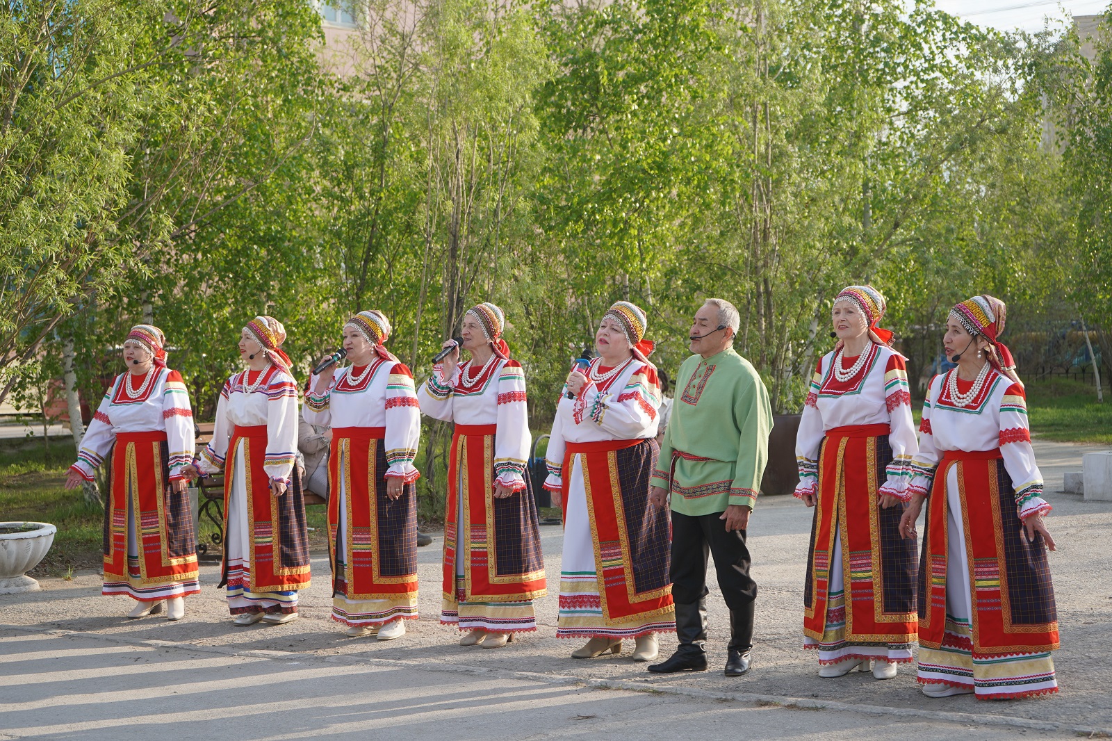 Все вместе пели, танцевали и веселились