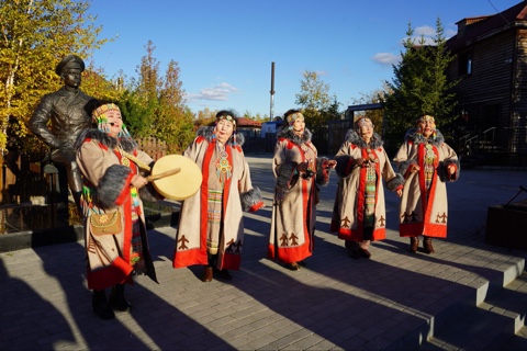 Праздник творчества: Уникальные шедевры, редкие коллекции и живое искусство