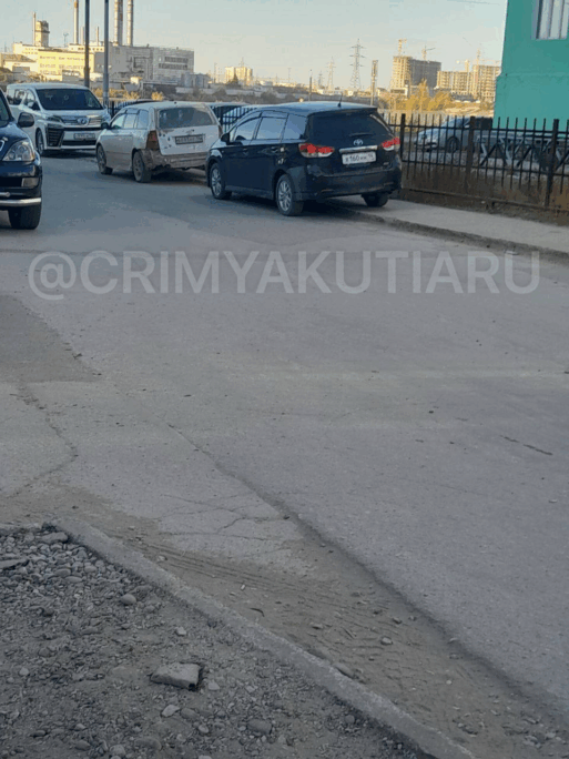 парковка у 4 поликлиники