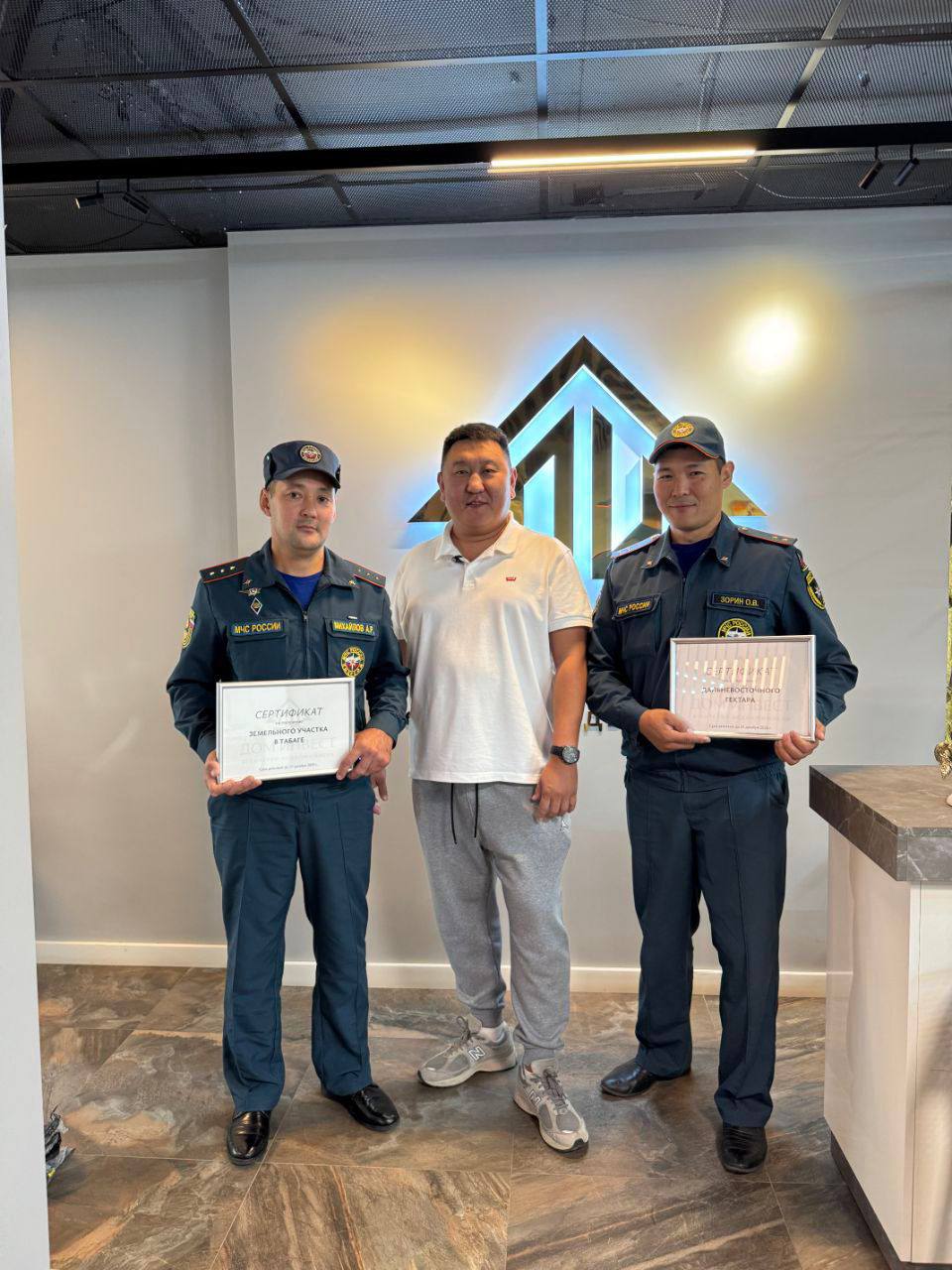 Доблестные якутские пожарные отказались от земельных участков за спасение людей