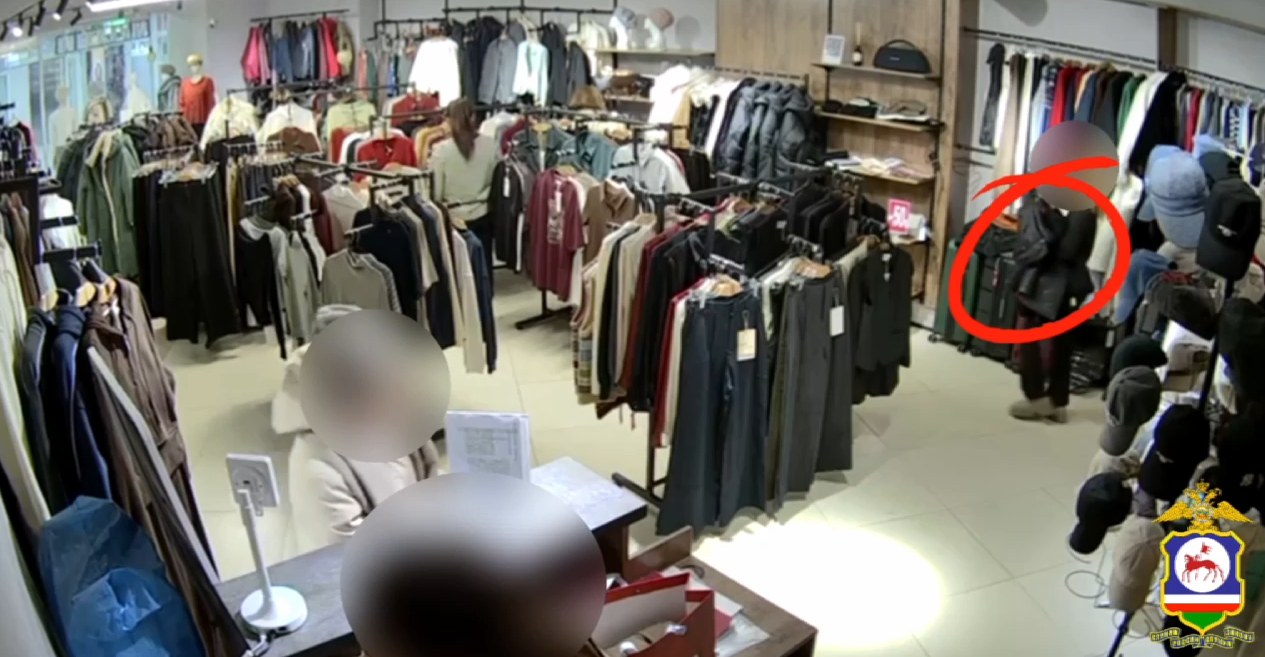 В Якутске студентка не смогла устоять перед полушубком