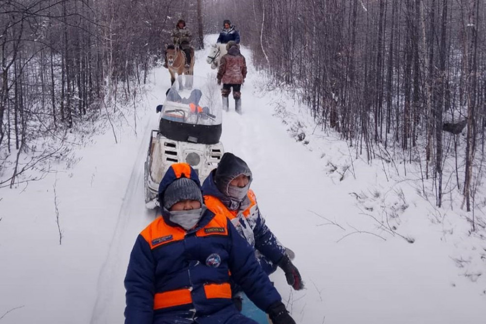 Что случилось в тайге? Он лежал на снегу, лицом вниз…