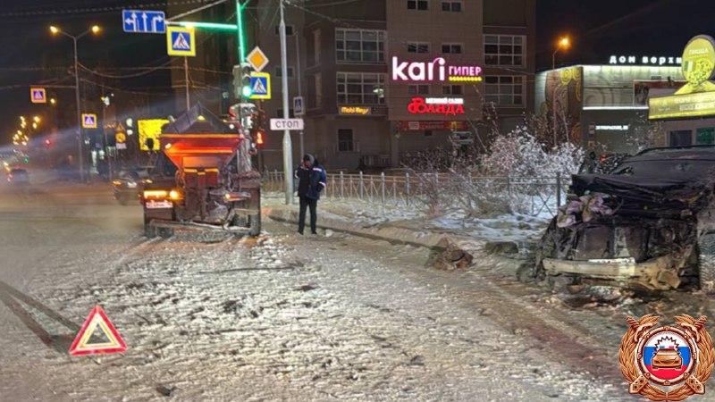 Столкновение со снегоуборочным КамАЗом — трое в больнице