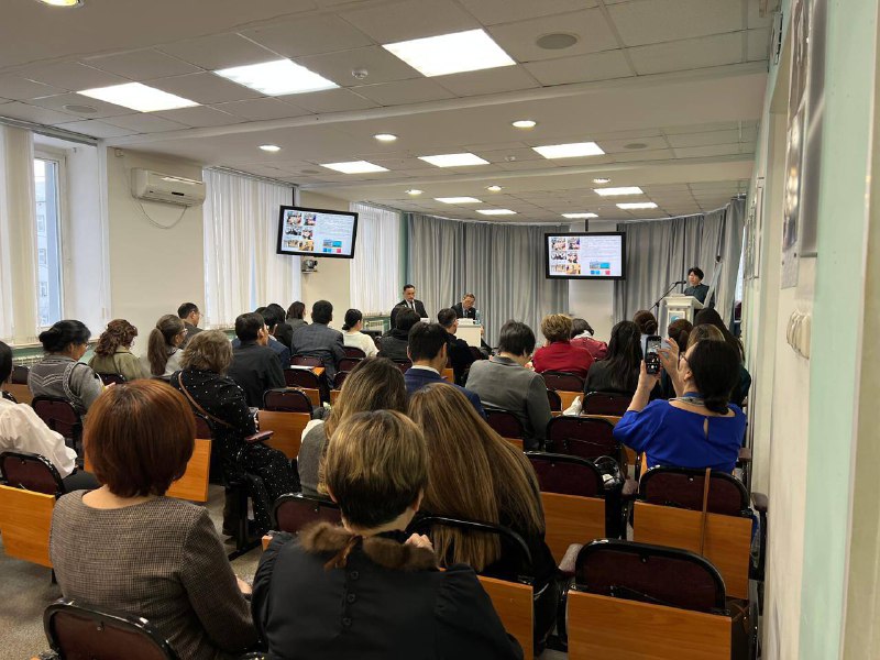 Проекты по развитию государственных и официальных языков обсудили на III Республиканском съезде учителей