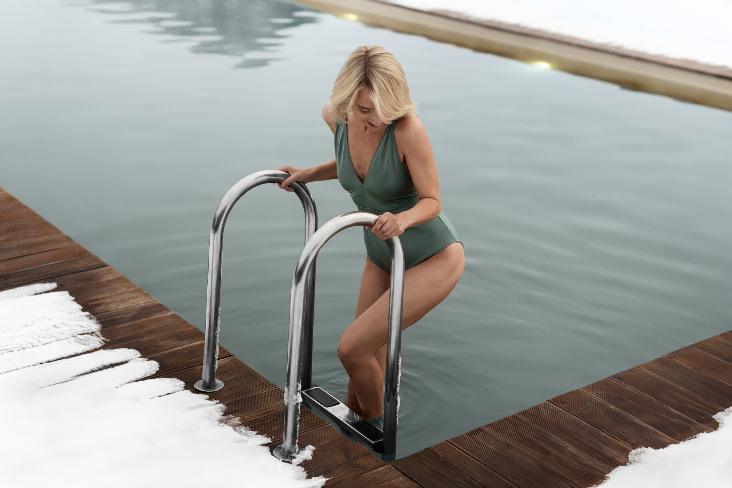 Можно, но в шапке!