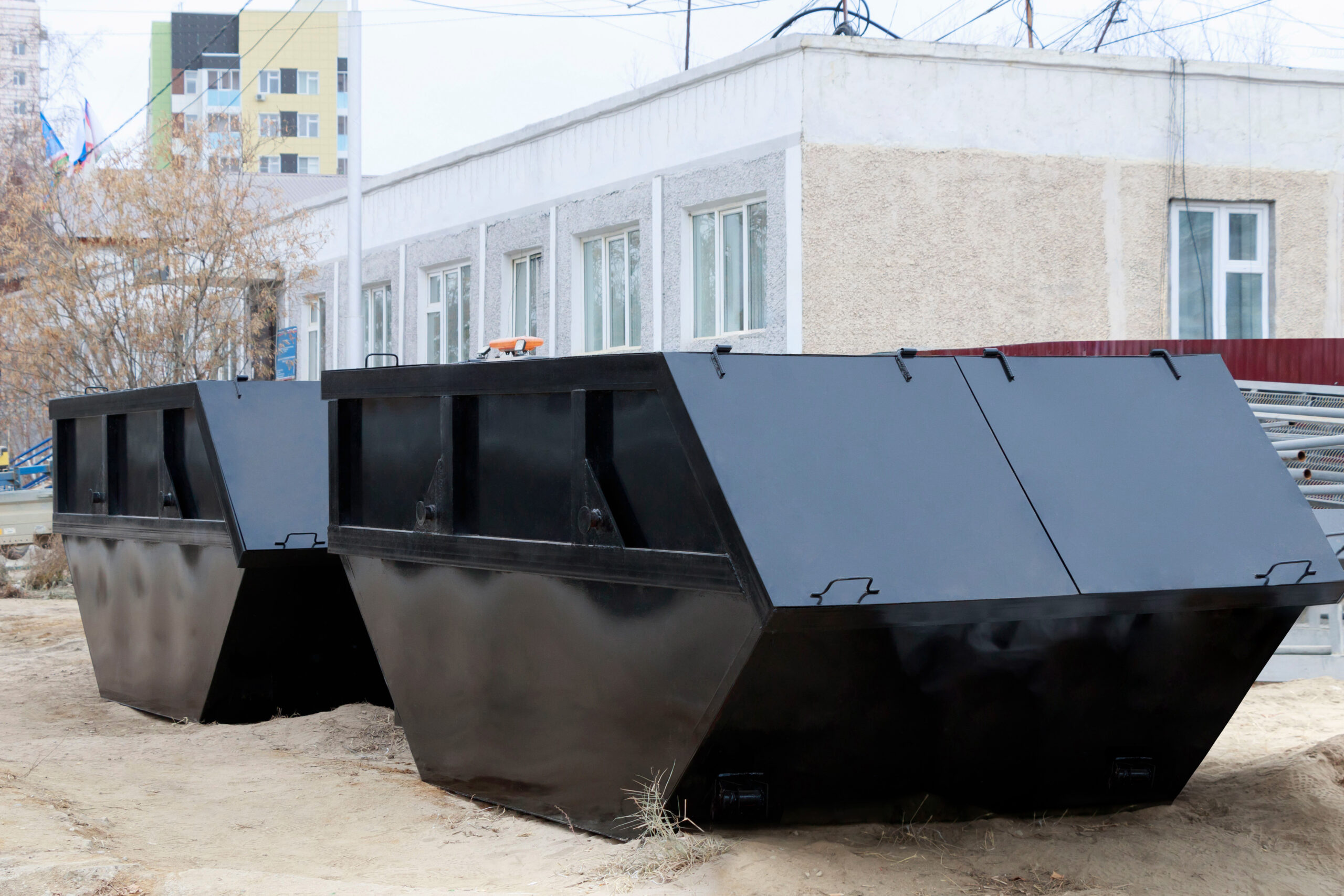 Бункеры для твердых коммунальных отходов — новый вид продукции от осужденных