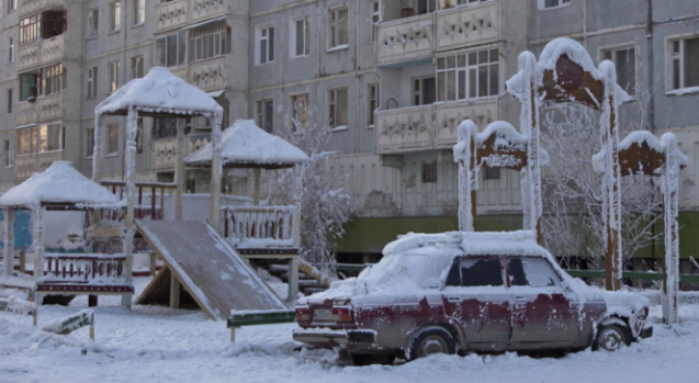 Жители Якутска против авто, зимующих во дворах