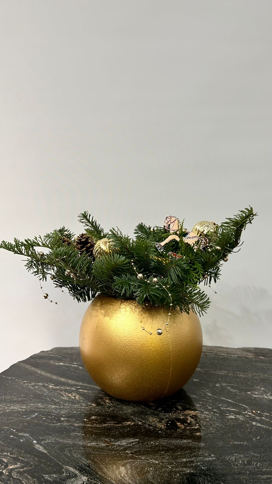 Сегодня день рождения художника, ученого и певицы